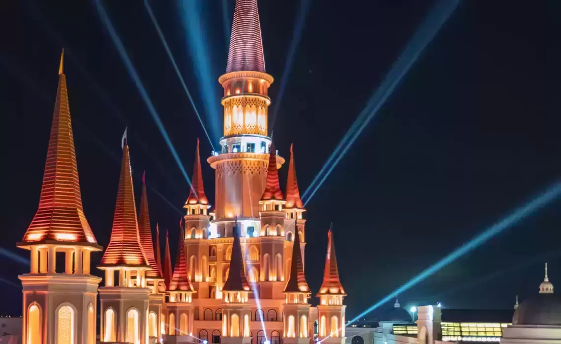 مواعيد بدء العروض والفعاليات في أرض الأساطير